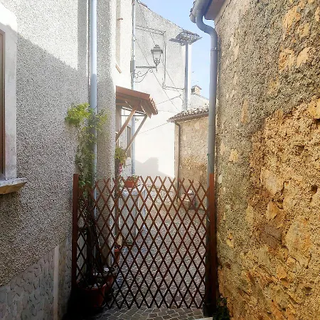 La Casetta Di Alice Villalago Exterior photo